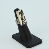 Bague à initiale F par Jean Després