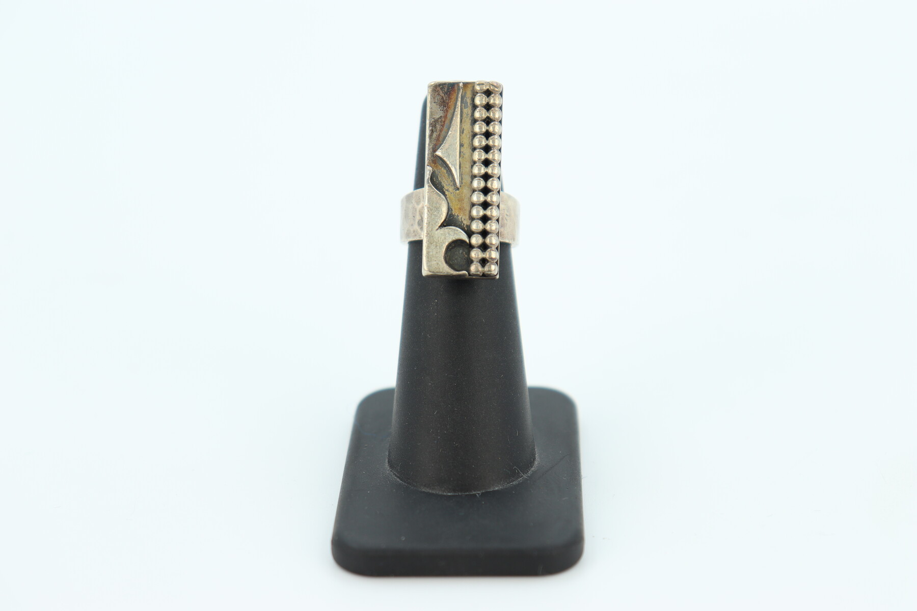 Bague moderniste par Jean Després