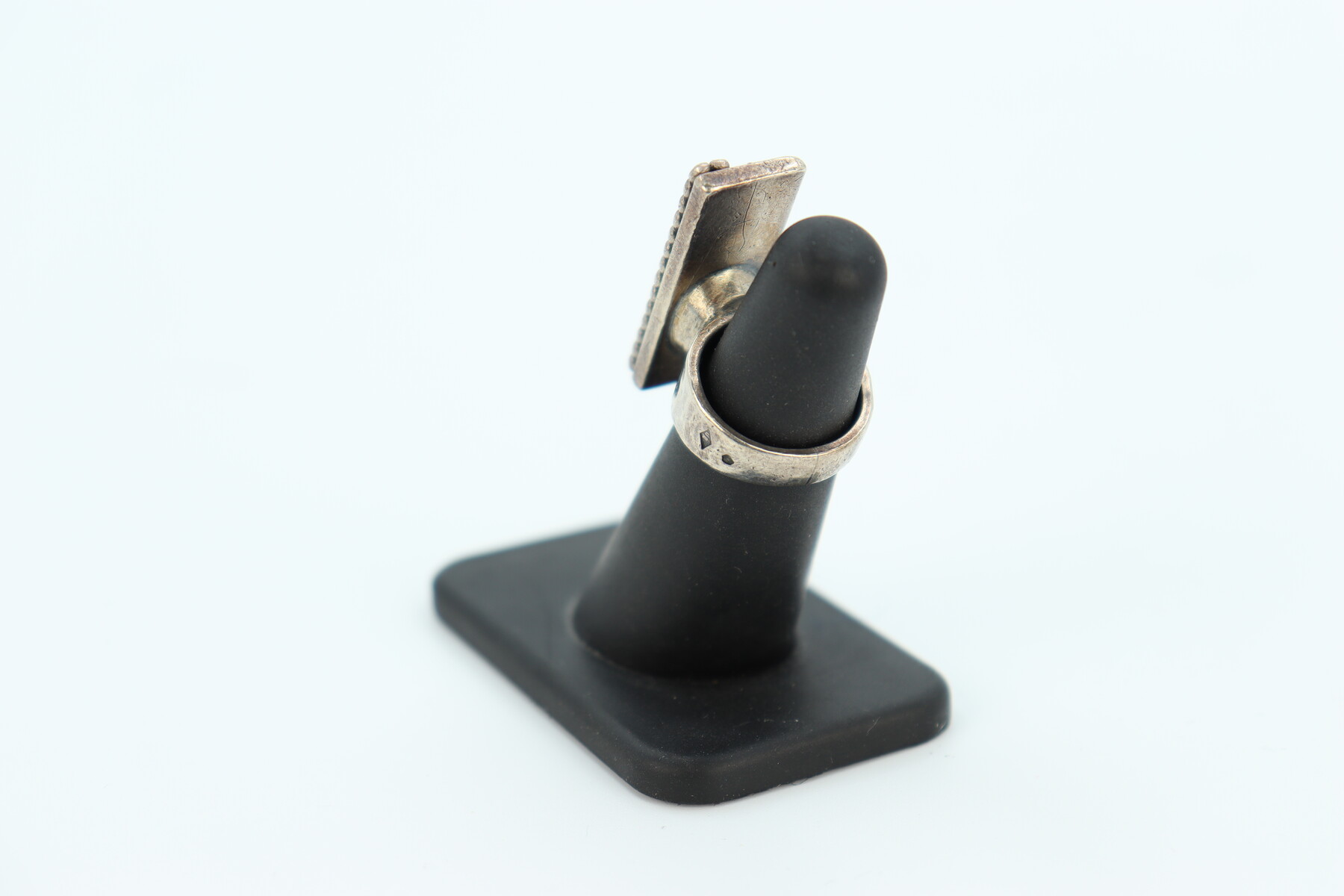 Bague moderniste par Jean Després