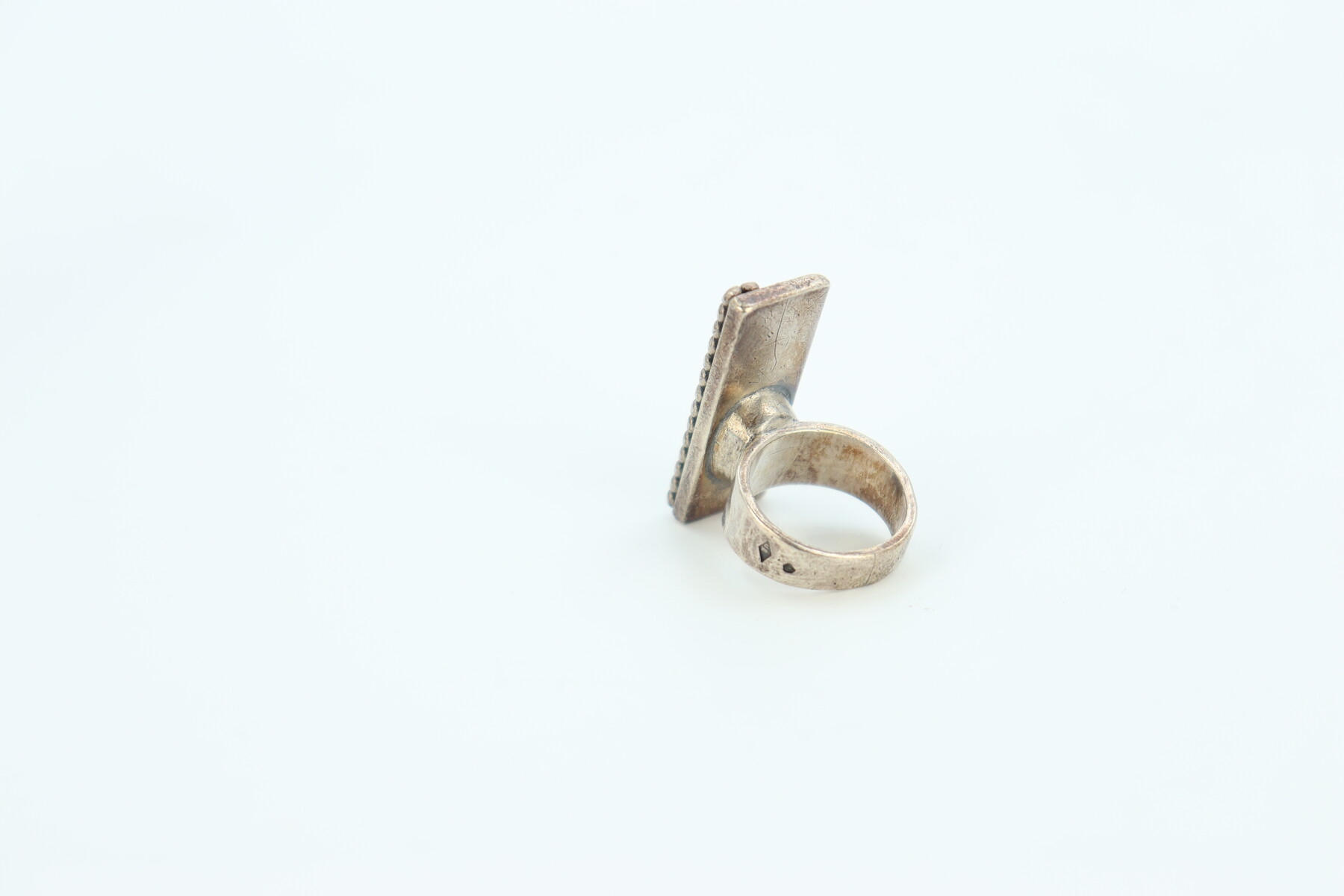 Bague moderniste par Jean Després