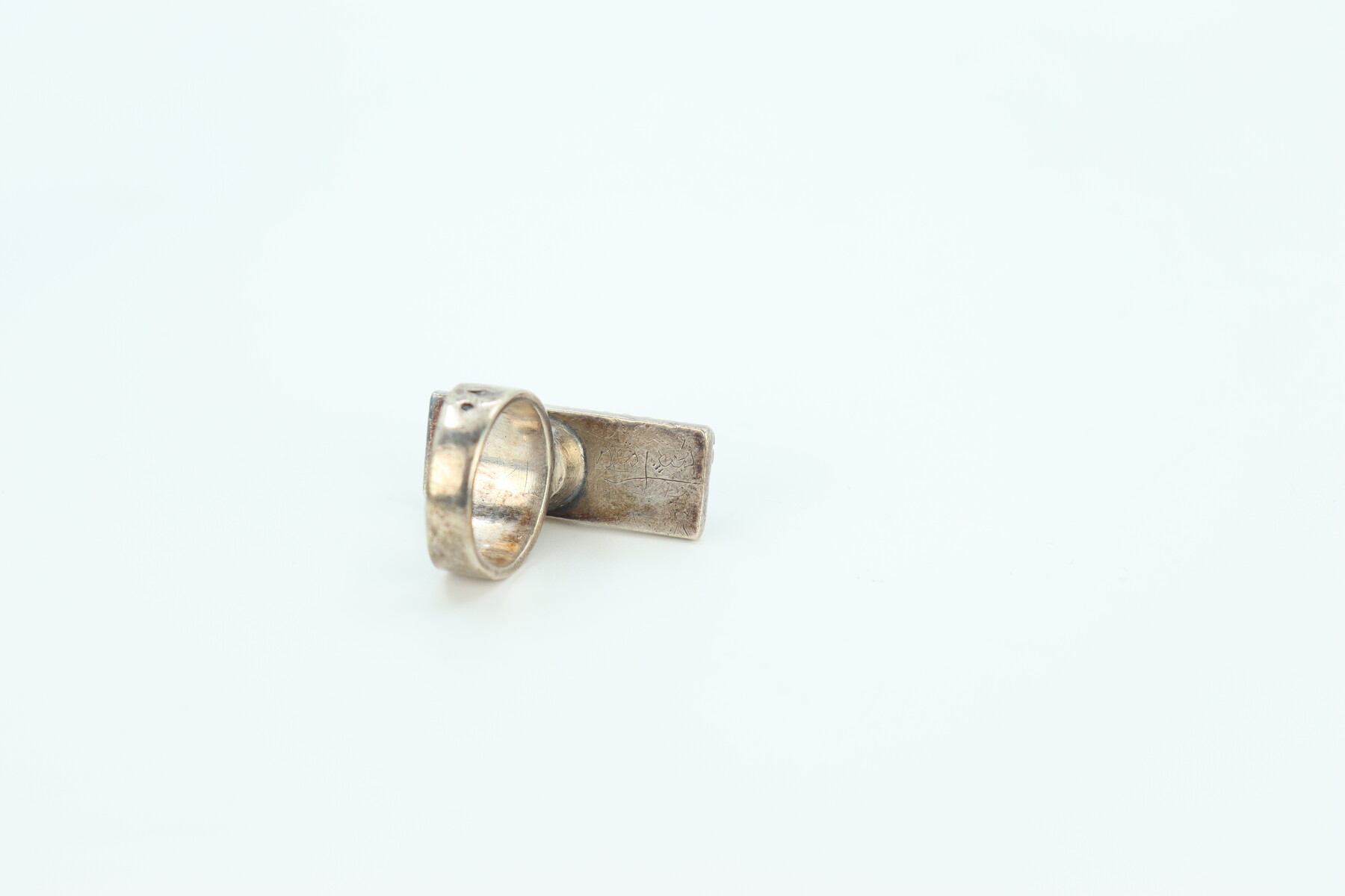 Bague moderniste par Jean Després