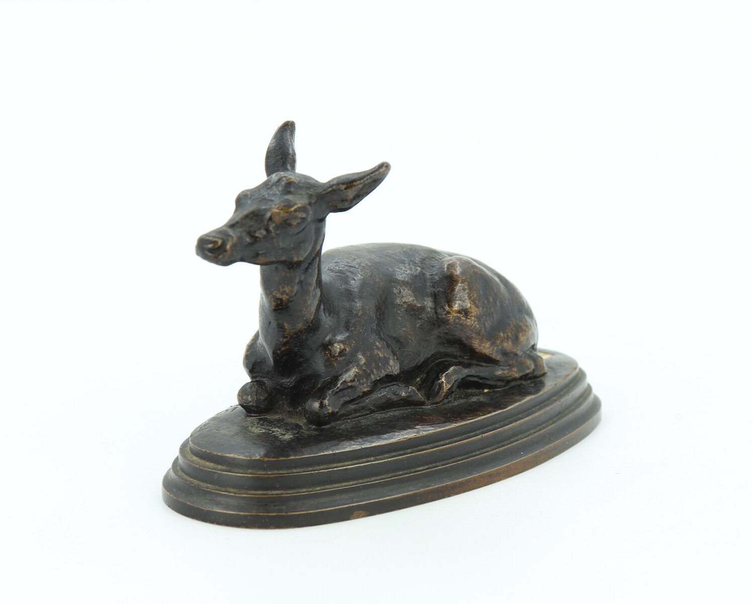 Biche couchée par Antoine-Louis Barye