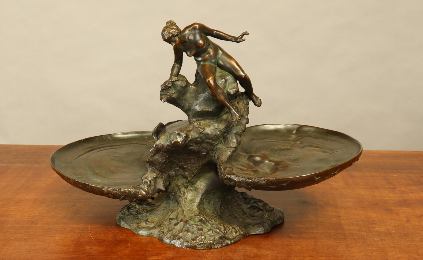 Centre de table par Auguste Ledru