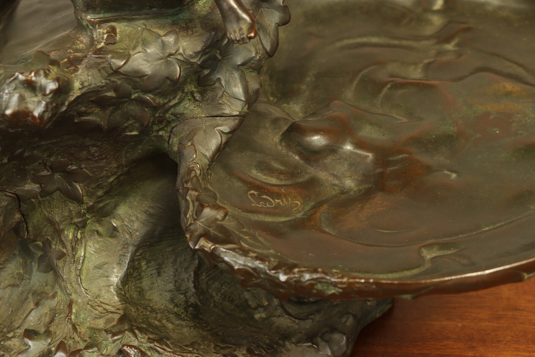 Centre de table par Auguste Ledru