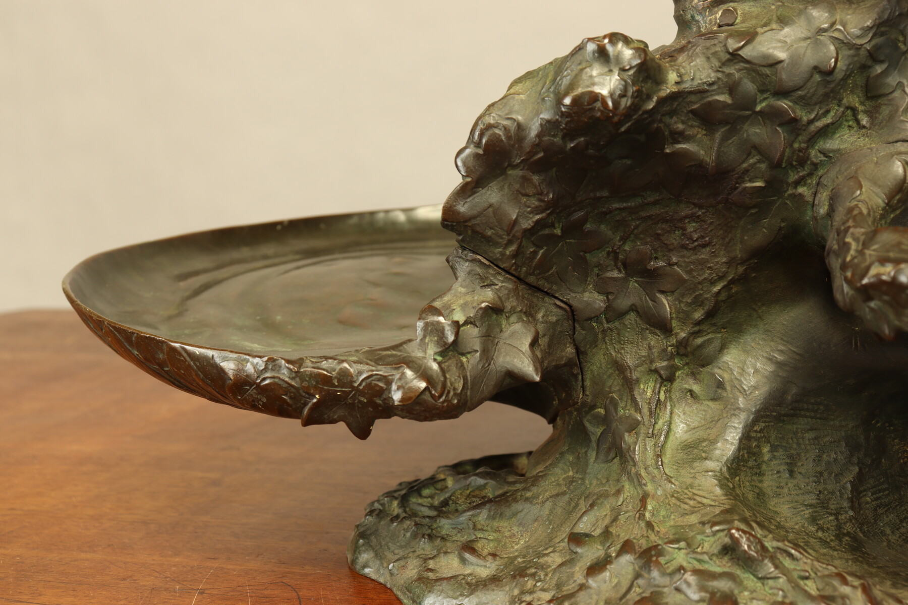 Centre de table par Auguste Ledru