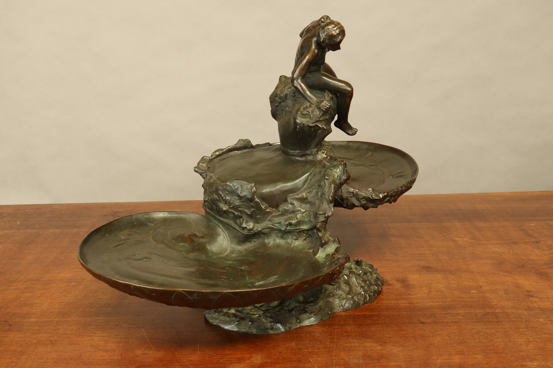 Centre de table par Auguste Ledru