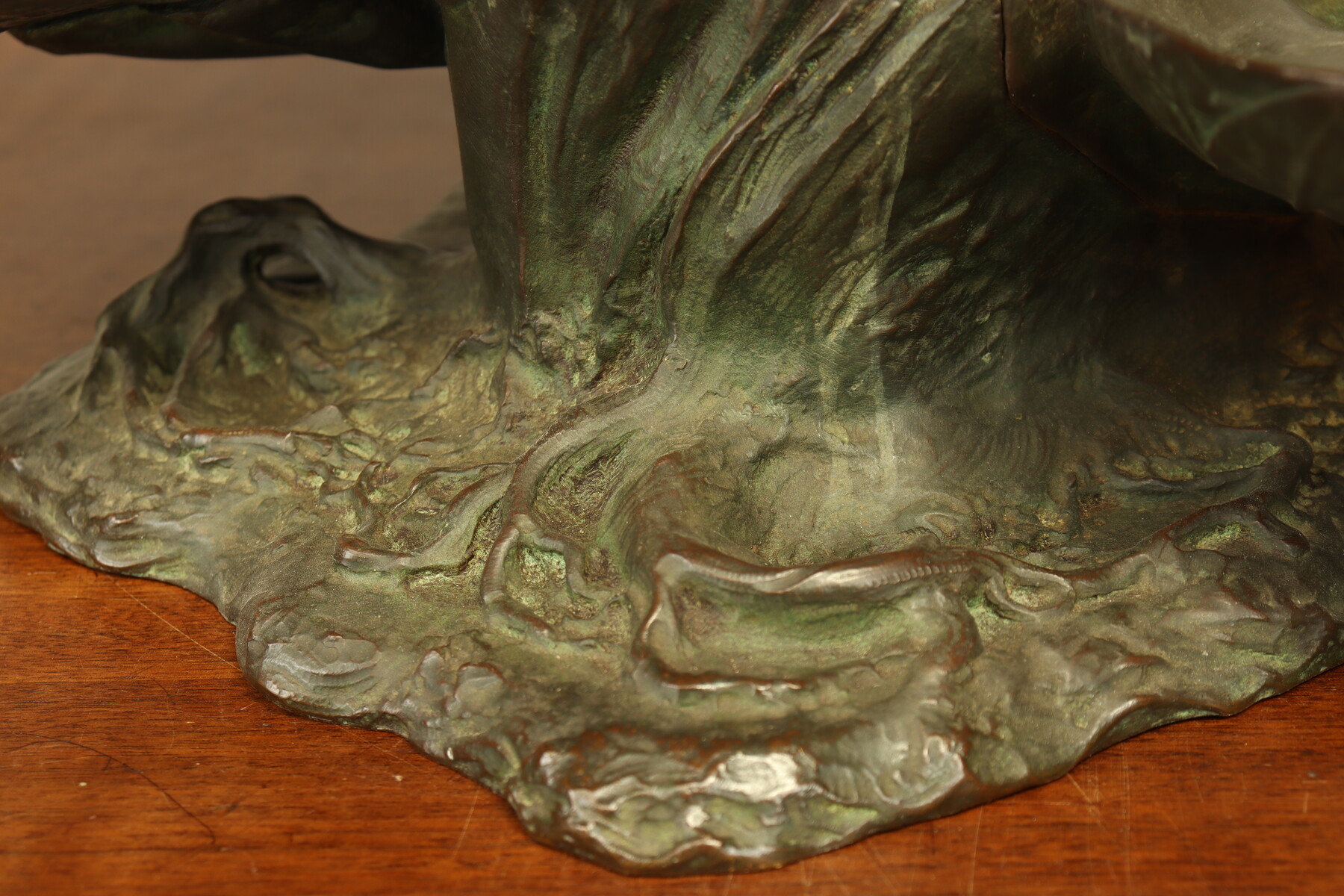 Centre de table par Auguste Ledru