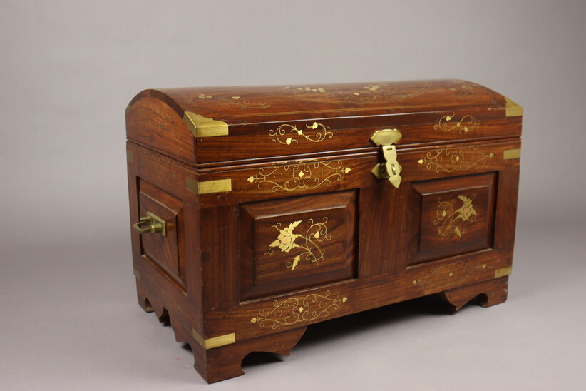 Chest by Erhard und Söhne