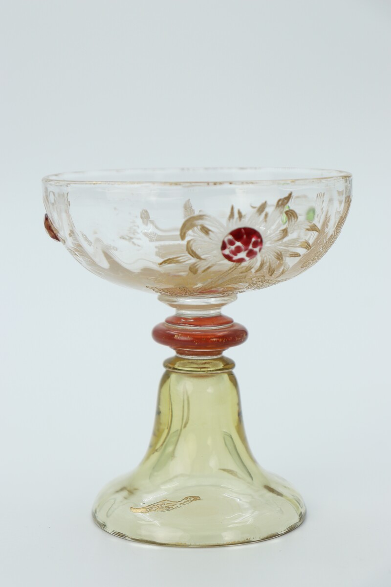 Coupe sur pied par Emile Gallé