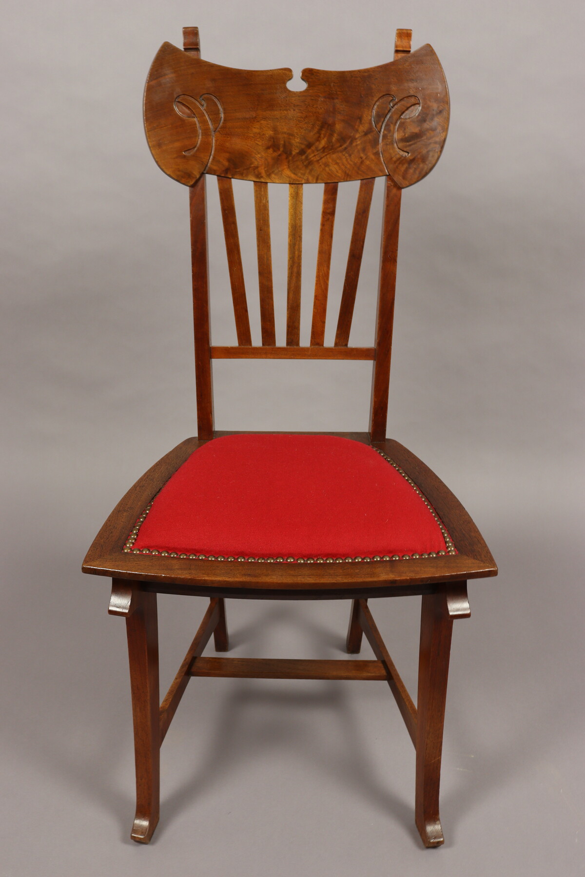 Ensemble de huit chaises par Gustave Serrurier-Bovy