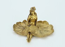 Femme géranium par Raoul Larche