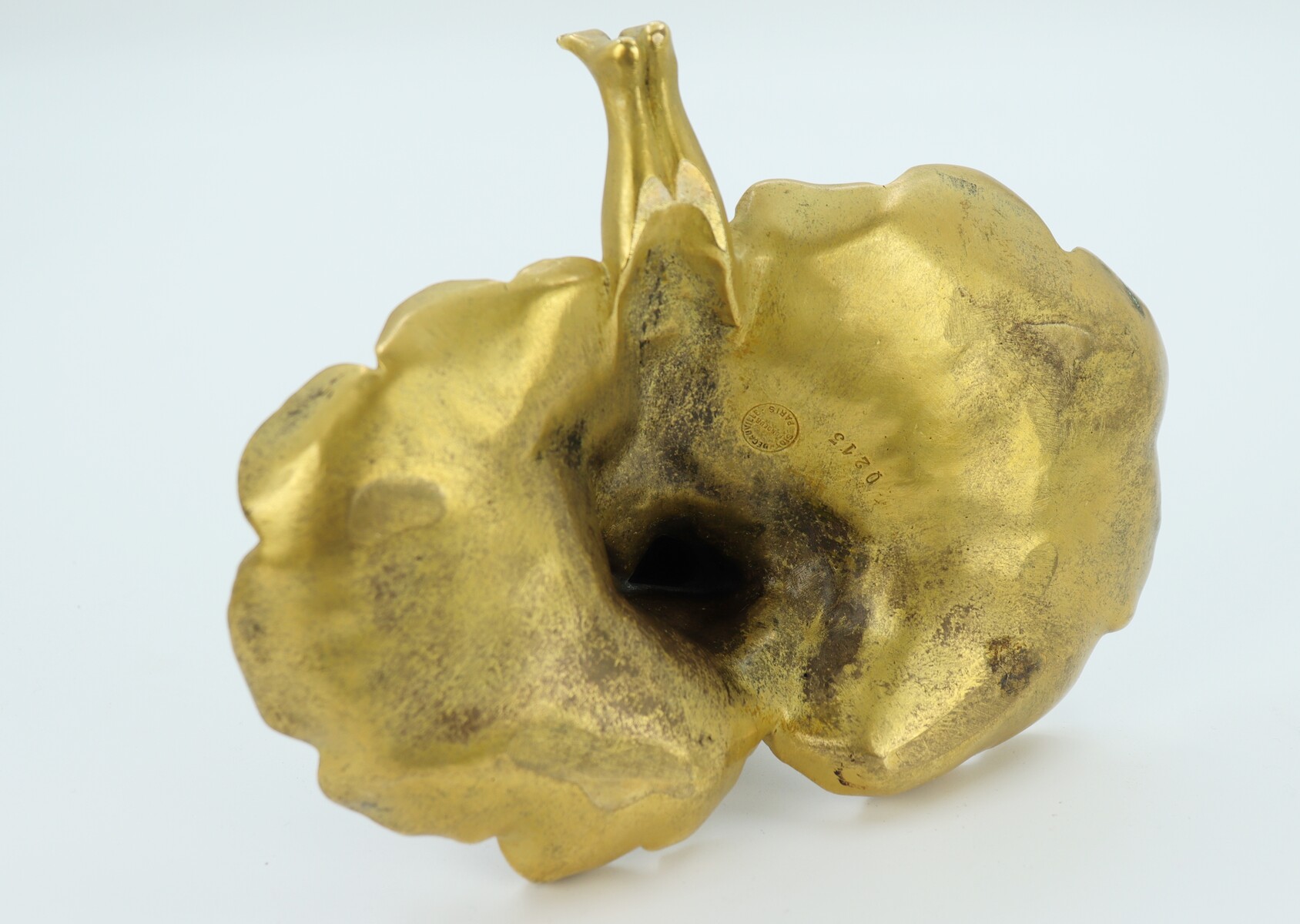 Femme géranium par Raoul Larche