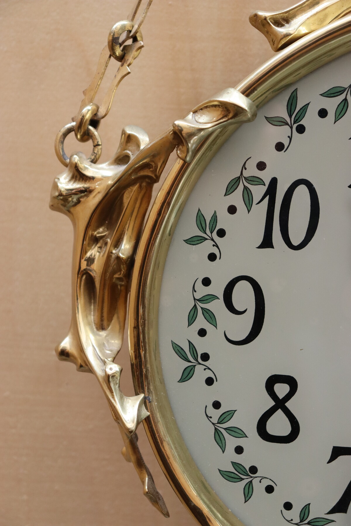 Horloge boulengère dans le goût d'Hector Guimard