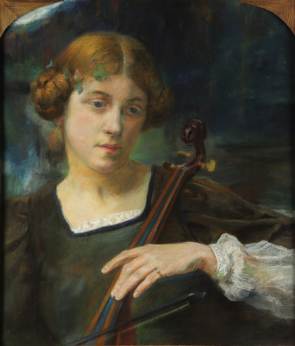 Jeune femme jouant d'un instrument à cordes par Edgard Maxence