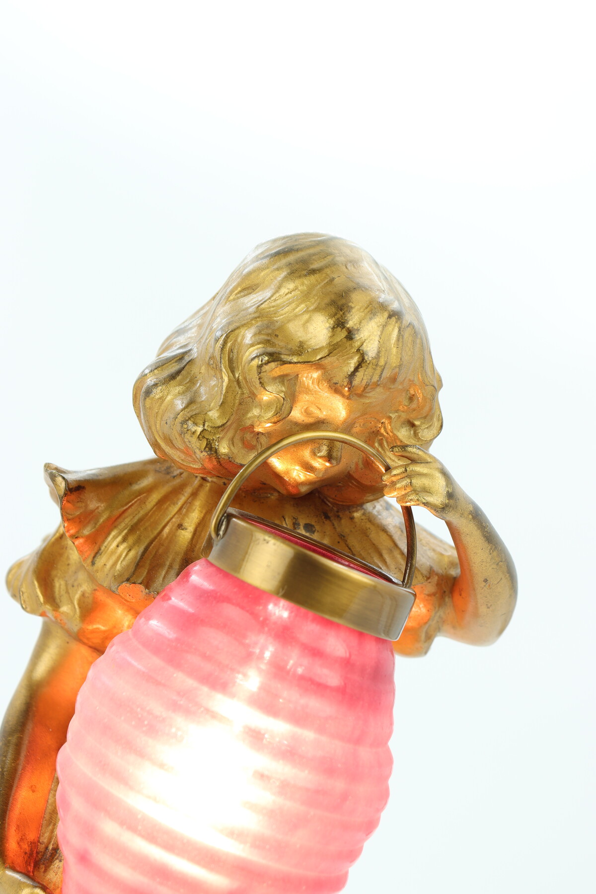 La fille au lampion par Léo Laporte-Blairsy