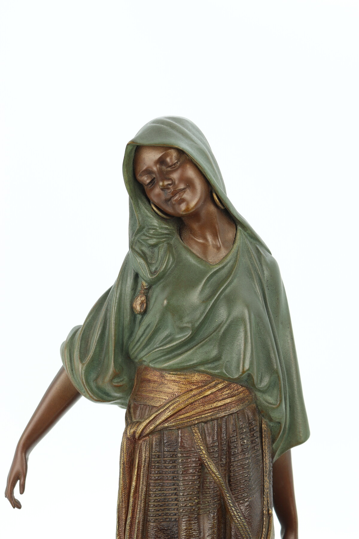 La porteuse d'eau par Demeter Chiparus