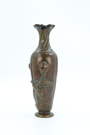 Les pavots, vase by Philippe Wolfers