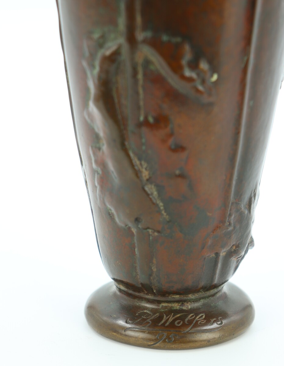 Les pavots, vase par Philippe Wolfers