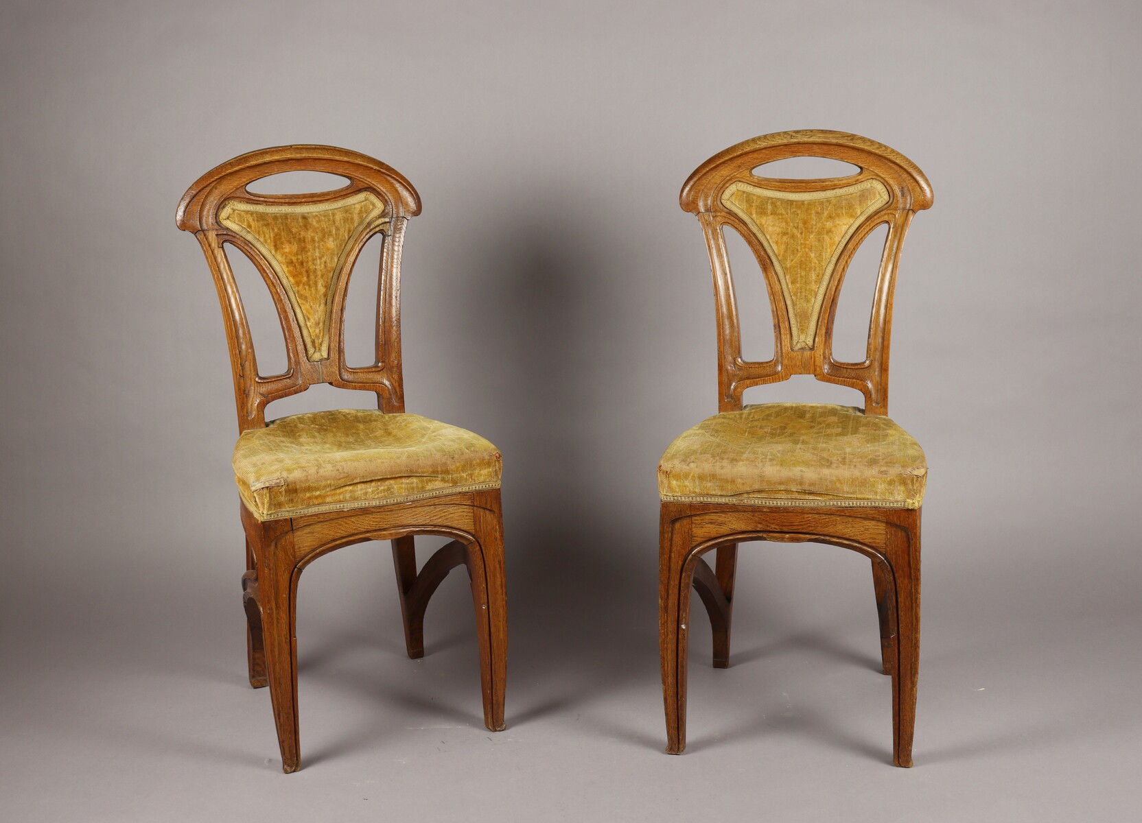 Paire de chaises par Eugène Vallin