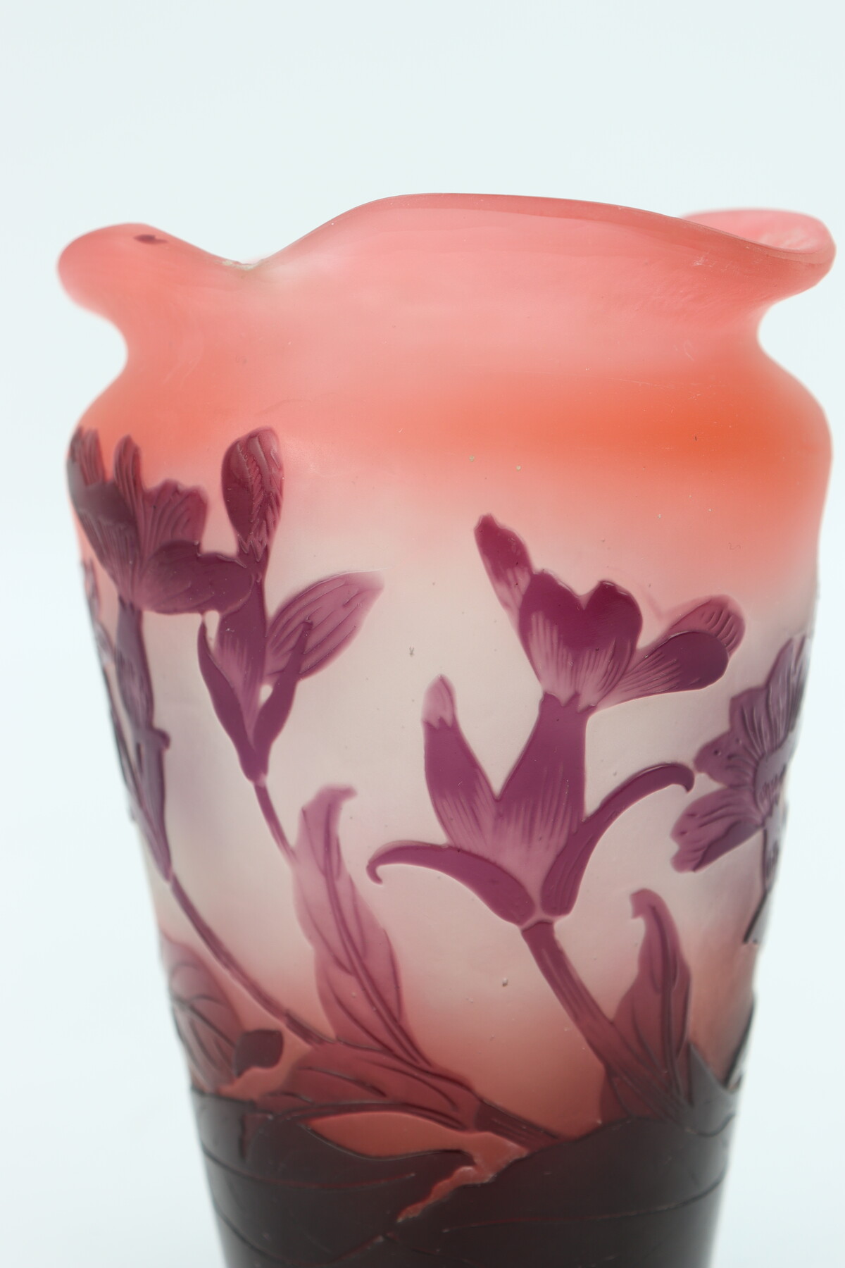 Vase aux campanules par Emile Gallé