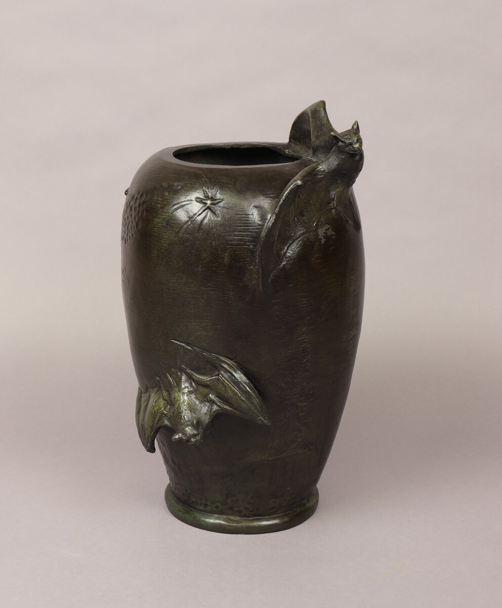 Vase aux chauve-souris par Hans Stoltenberg-Lerche