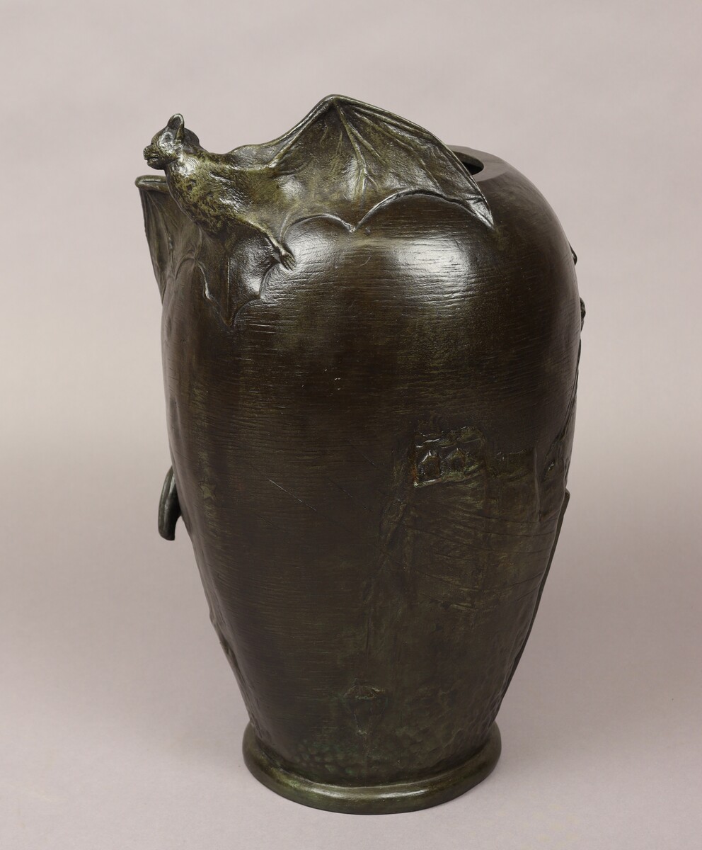Vase aux chauve-souris par Hans Stoltenberg-Lerche