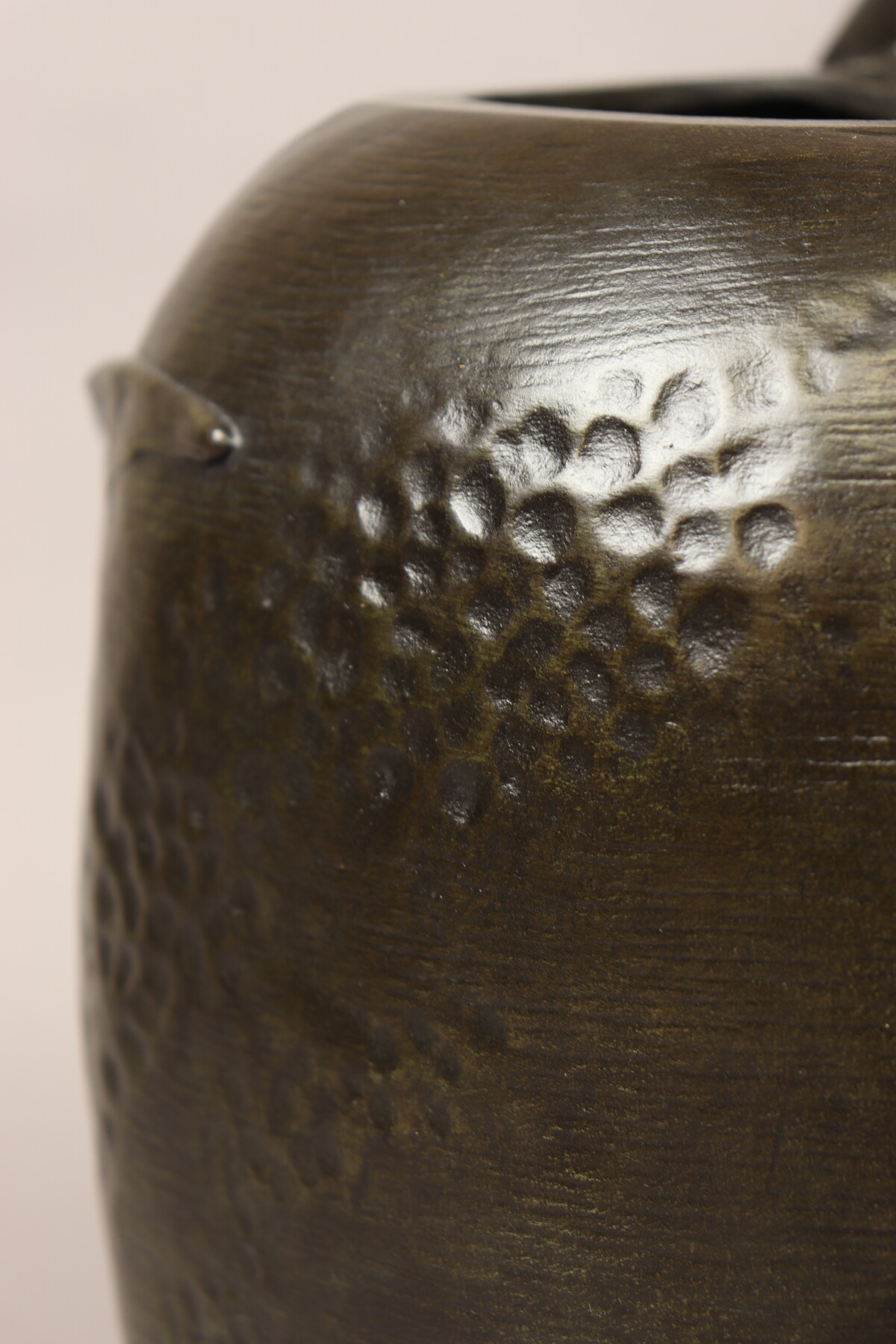 Vase aux chauve-souris par Hans Stoltenberg-Lerche