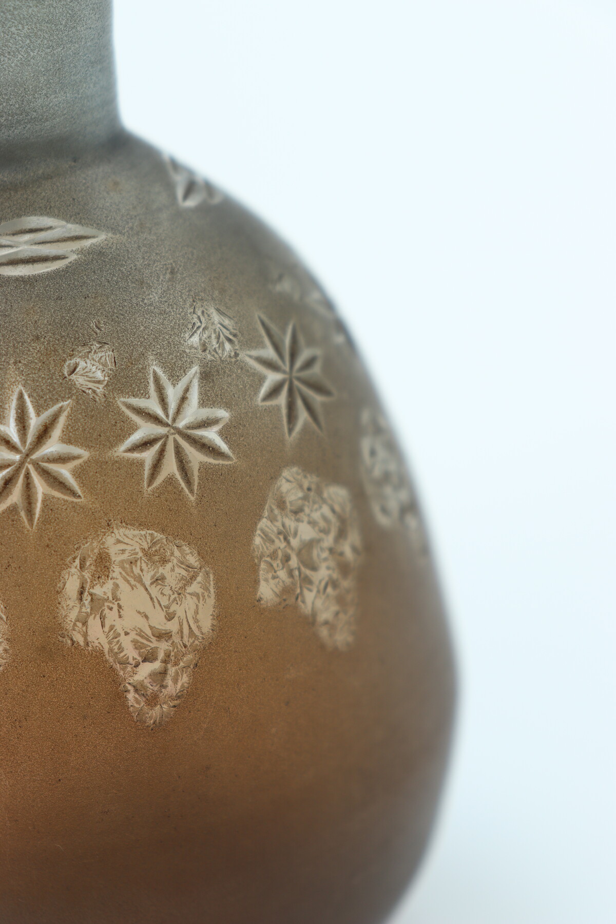 Vase aux étoiles par Jules Habert-Dys