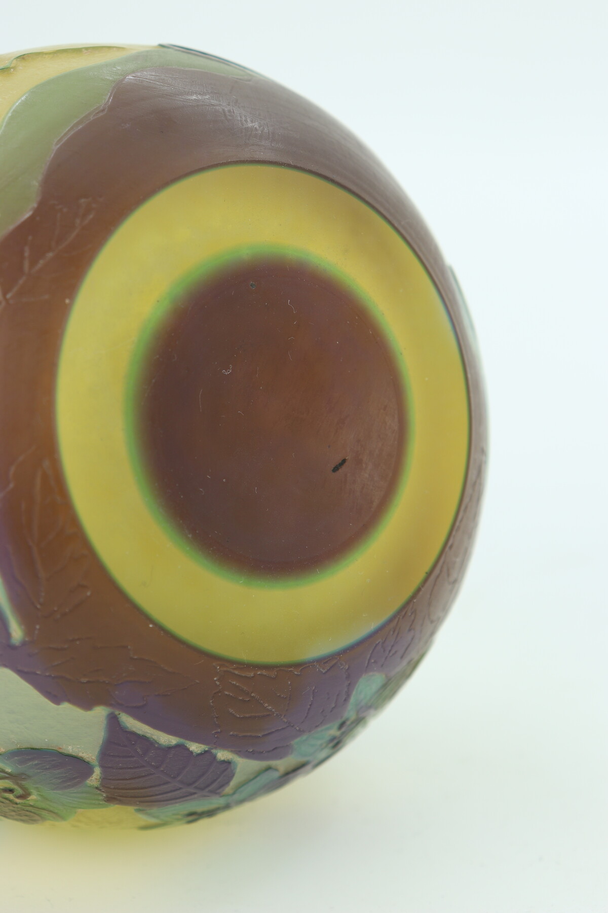 Vase aux gentianes par Gallé