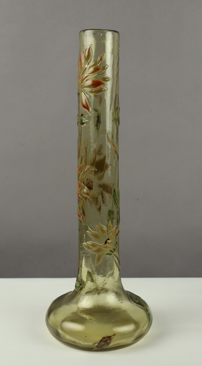 Vase bulbe par Emile Gallé