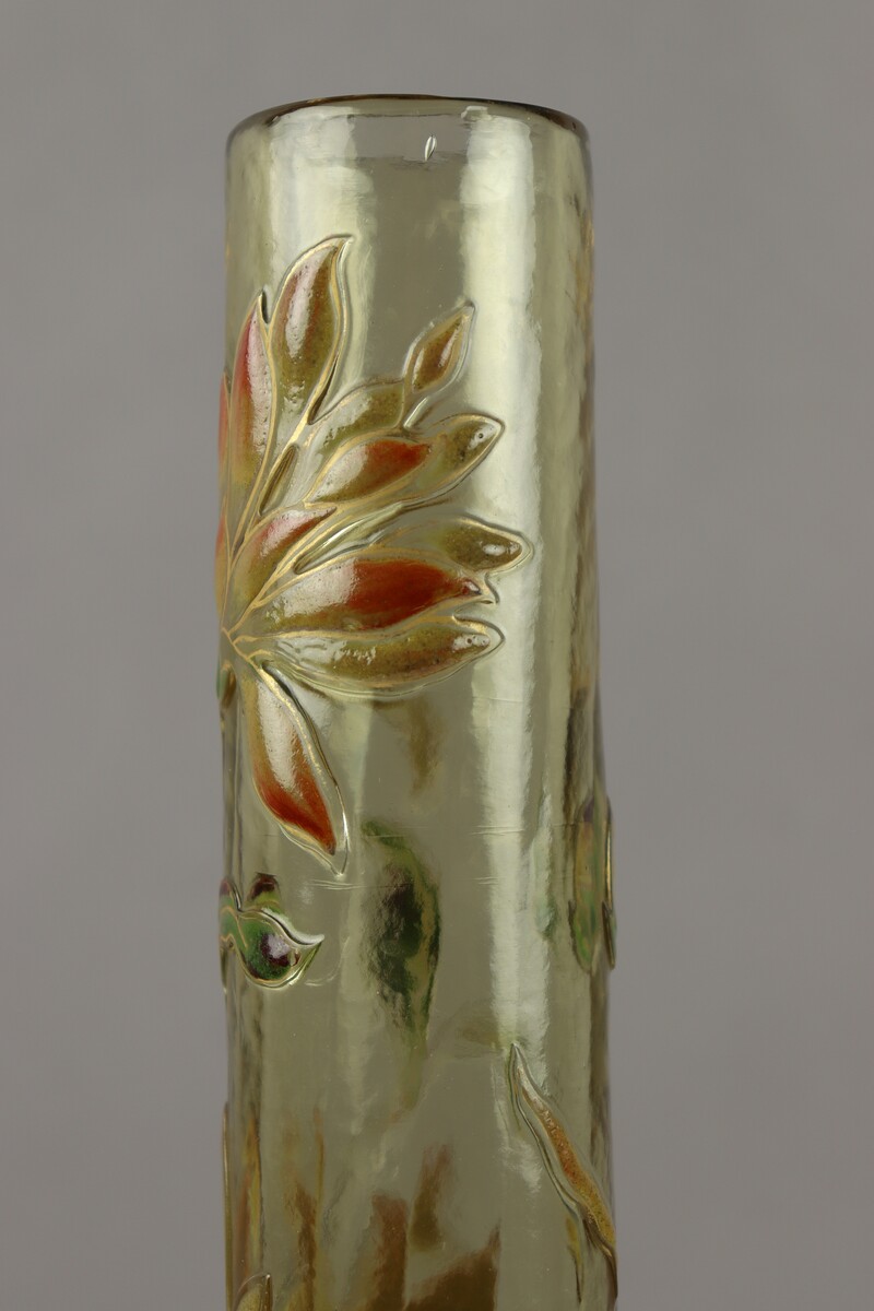 Vase bulbe par Emile Gallé