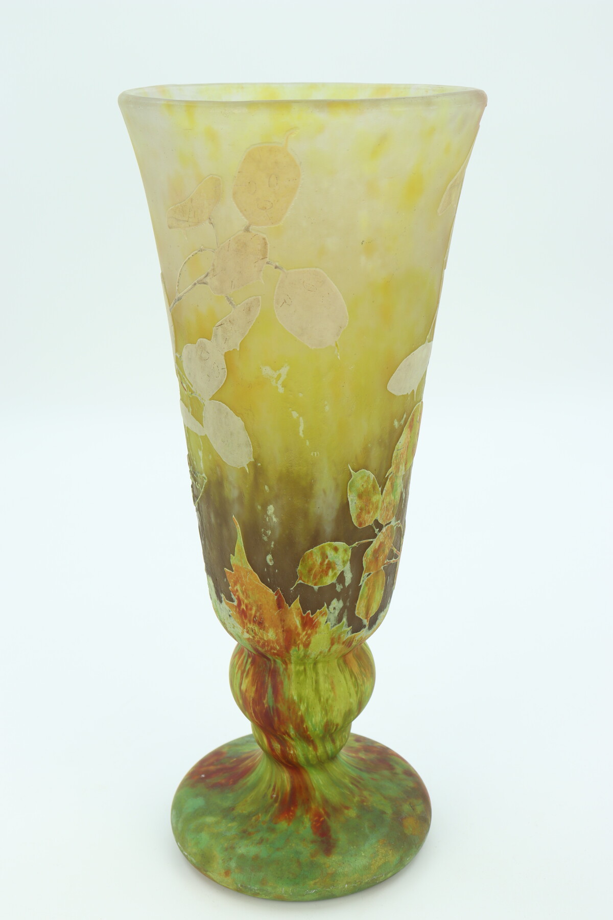 Vase Daum à décor de monnaie du pape