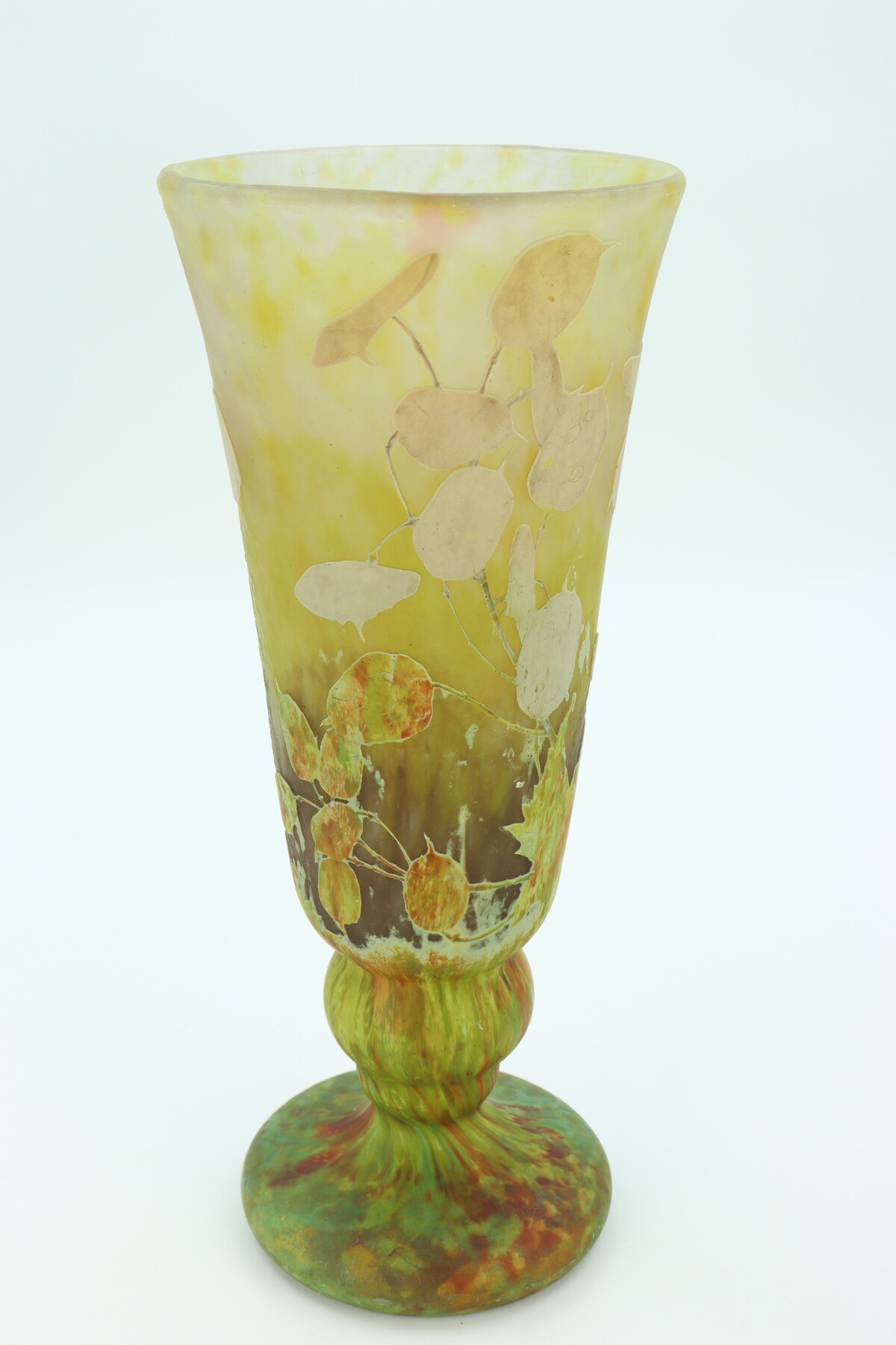 Vase Daum à décor de monnaie du pape