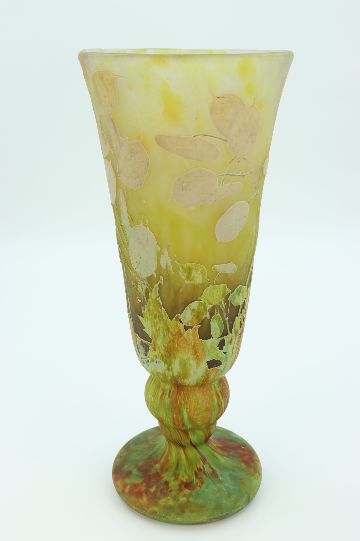 Vase Daum à décor de monnaie du pape