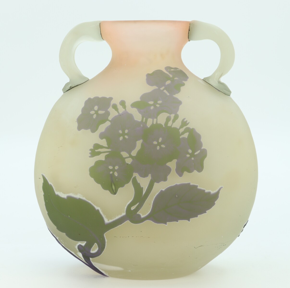 Vase Gallé à anses appliquées aux hortensias