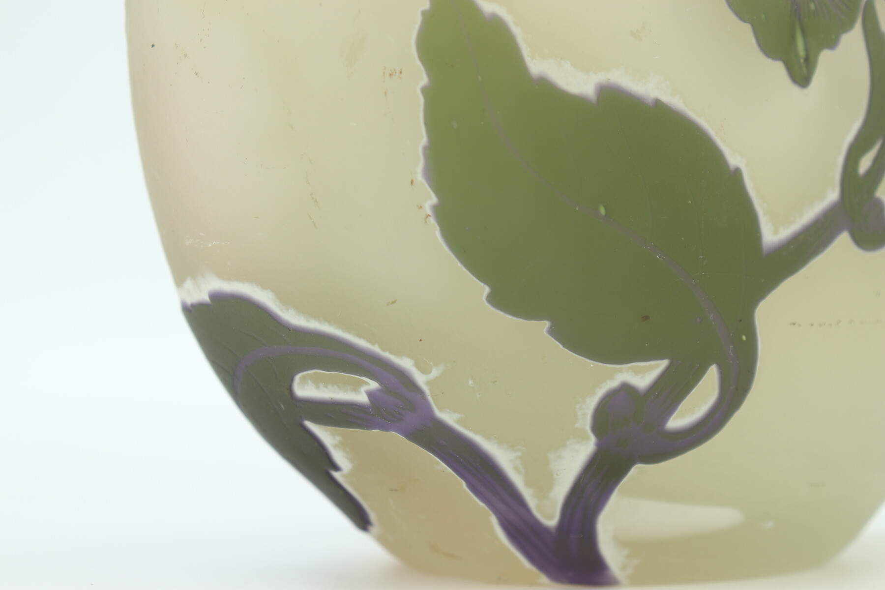 Vase Gallé à anses appliquées aux hortensias