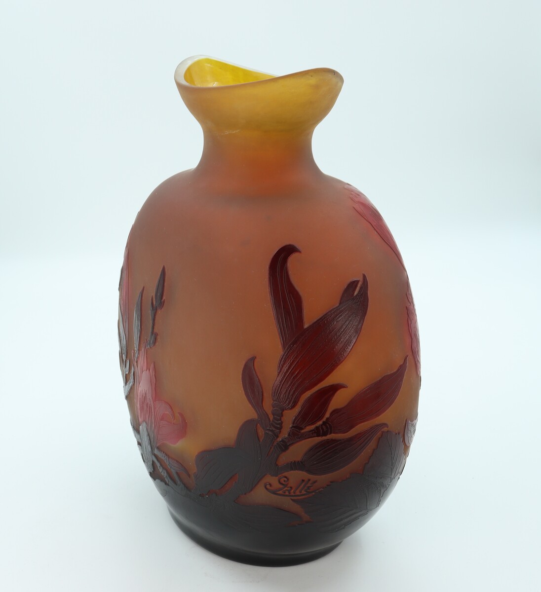 Vase Gallé aux magnolias