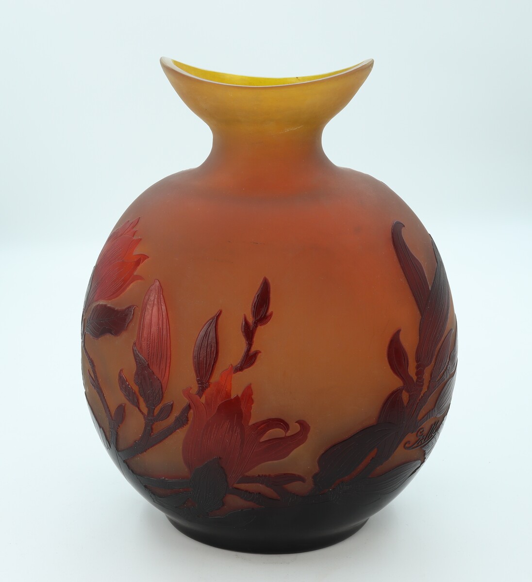 Vase Gallé aux magnolias