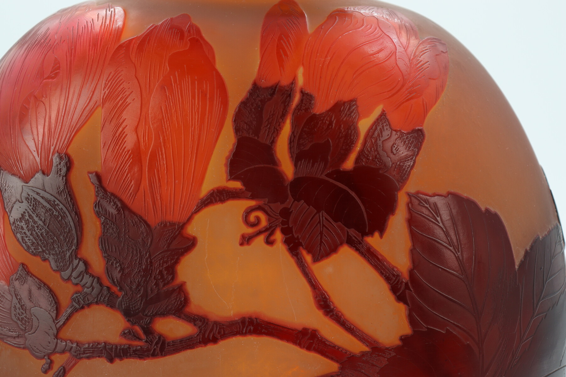 Vase Gallé aux magnolias