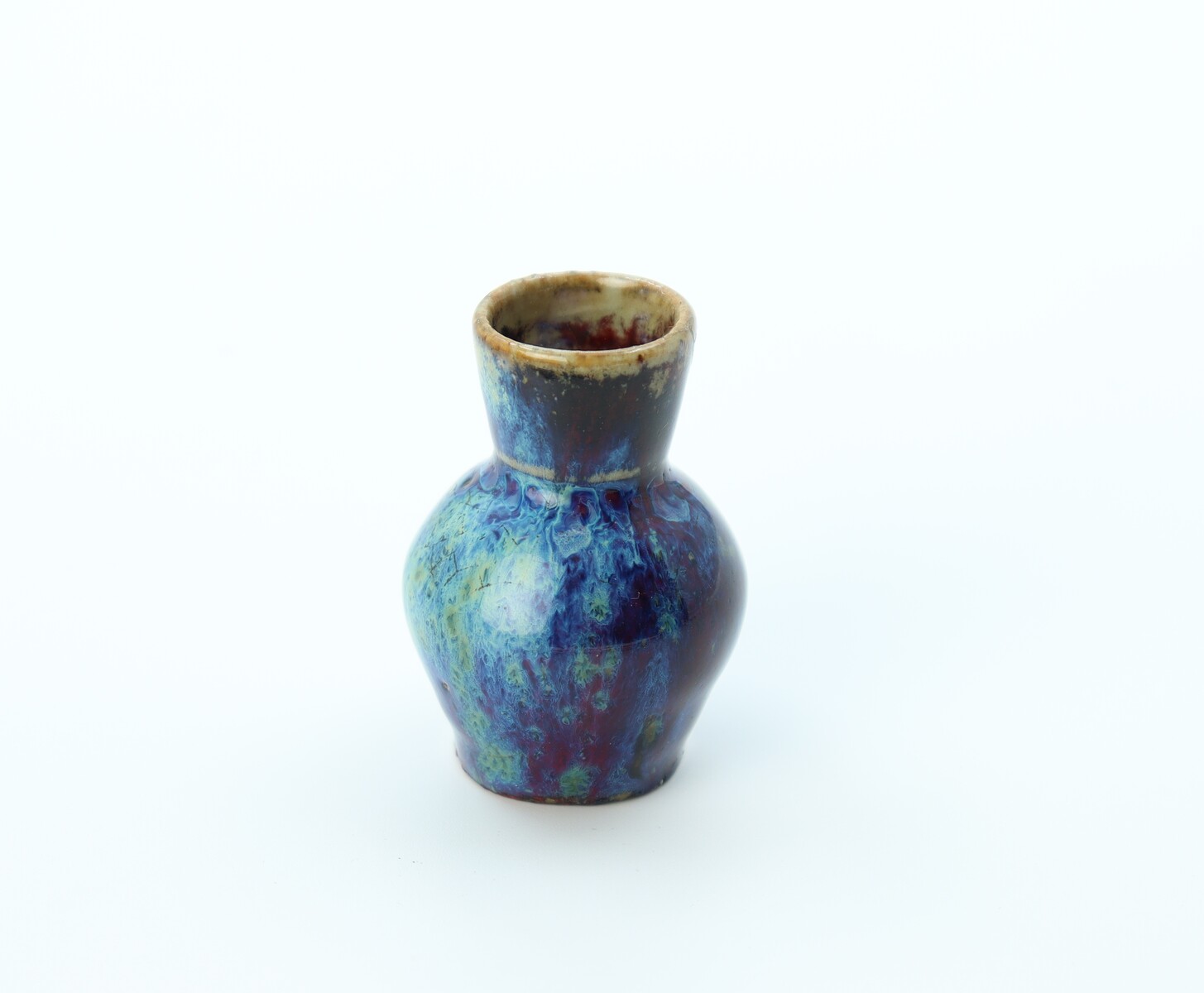 Vase miniature bleu par Pierre-Adrien Dalpayrat