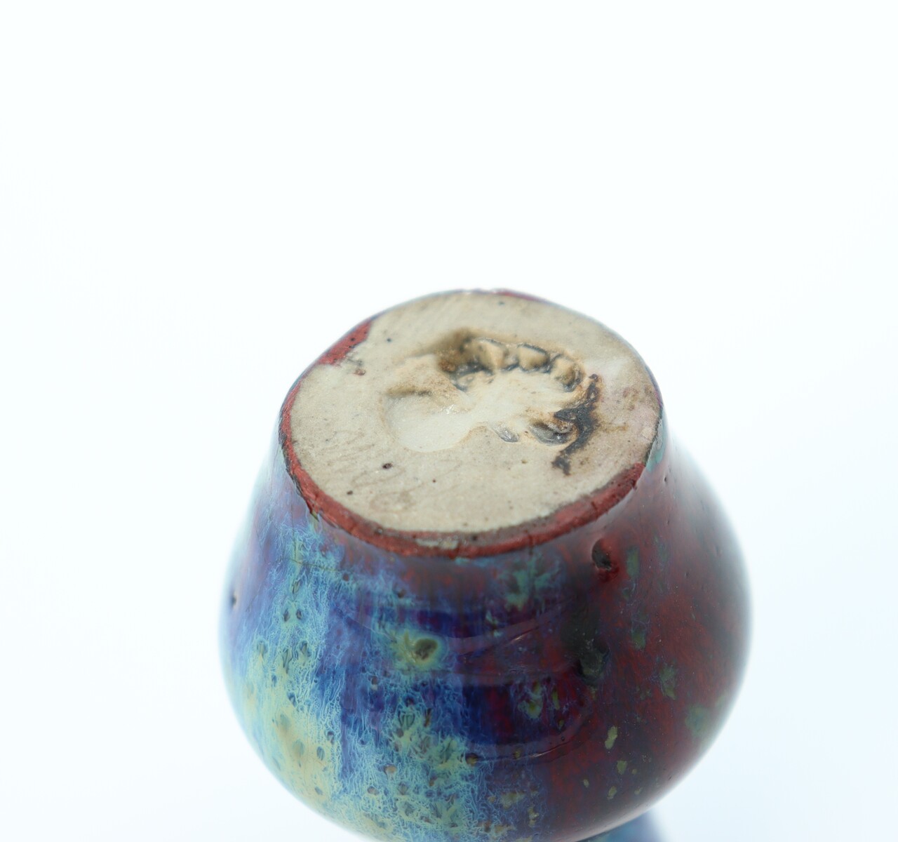 Vase miniature bleu par Pierre-Adrien Dalpayrat