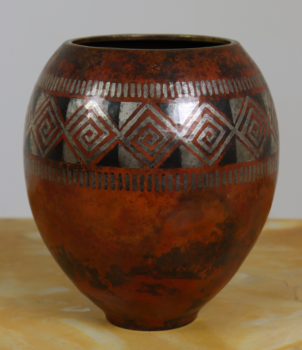 Vase par Claudius Linossier