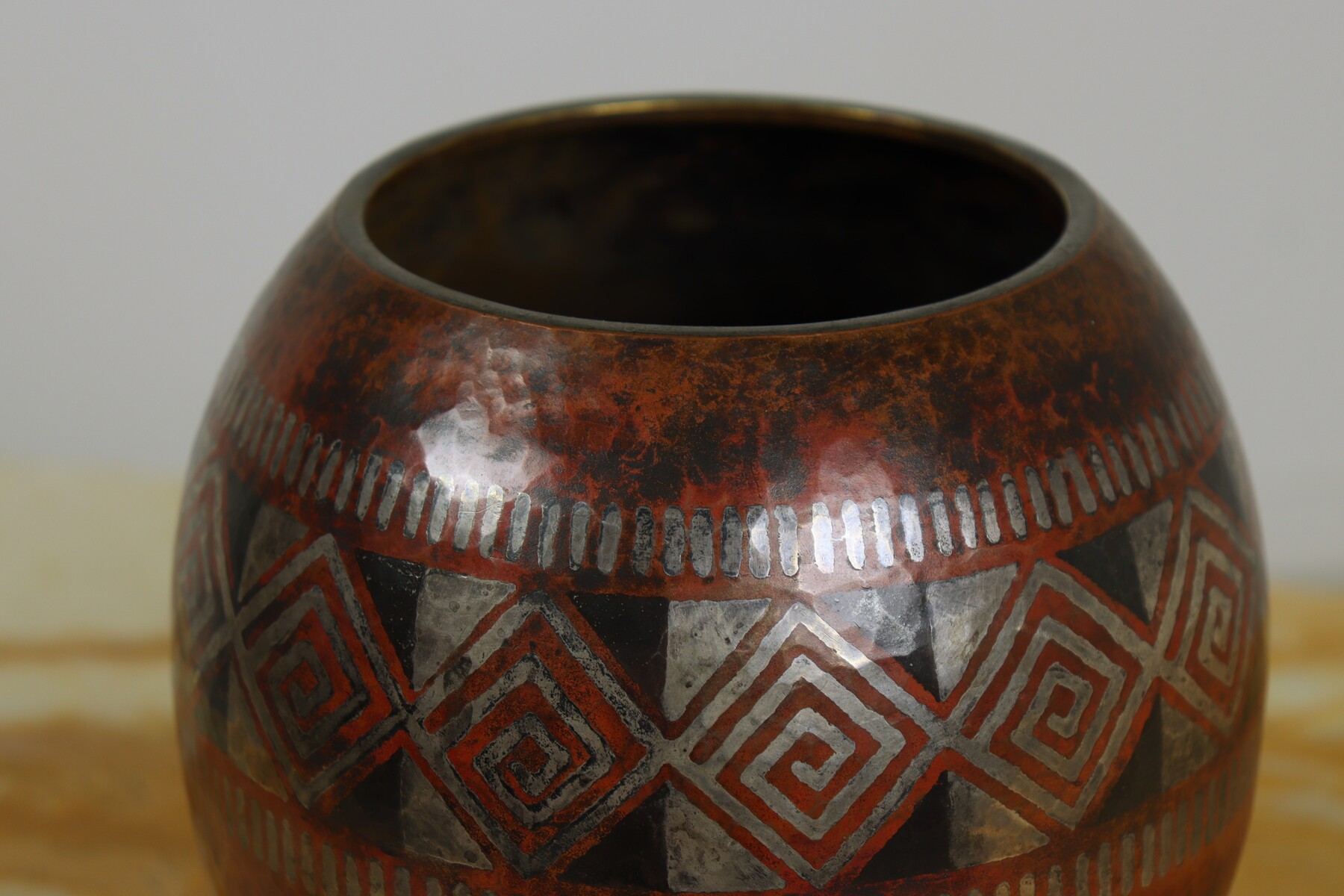 Vase par Claudius Linossier