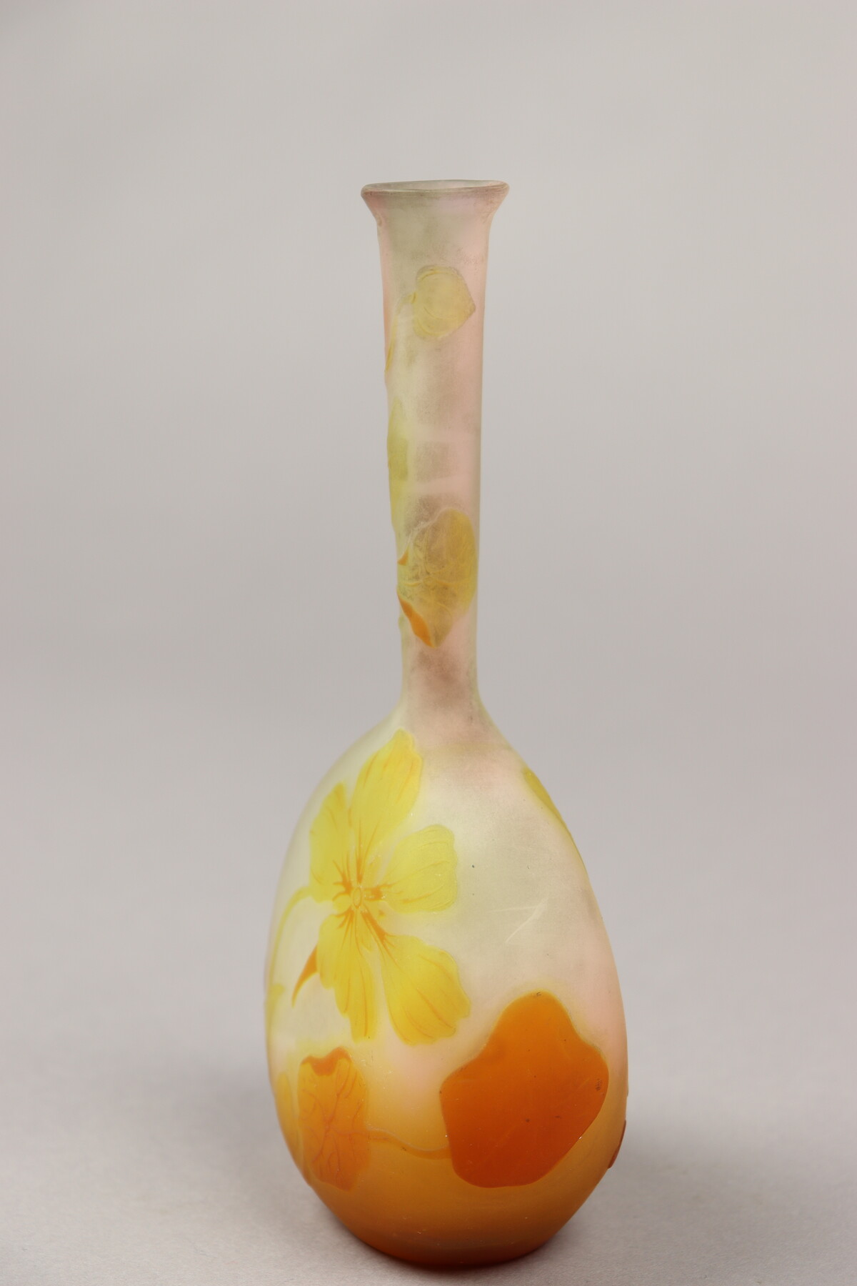 Vase soliflore Gallé, décor floral